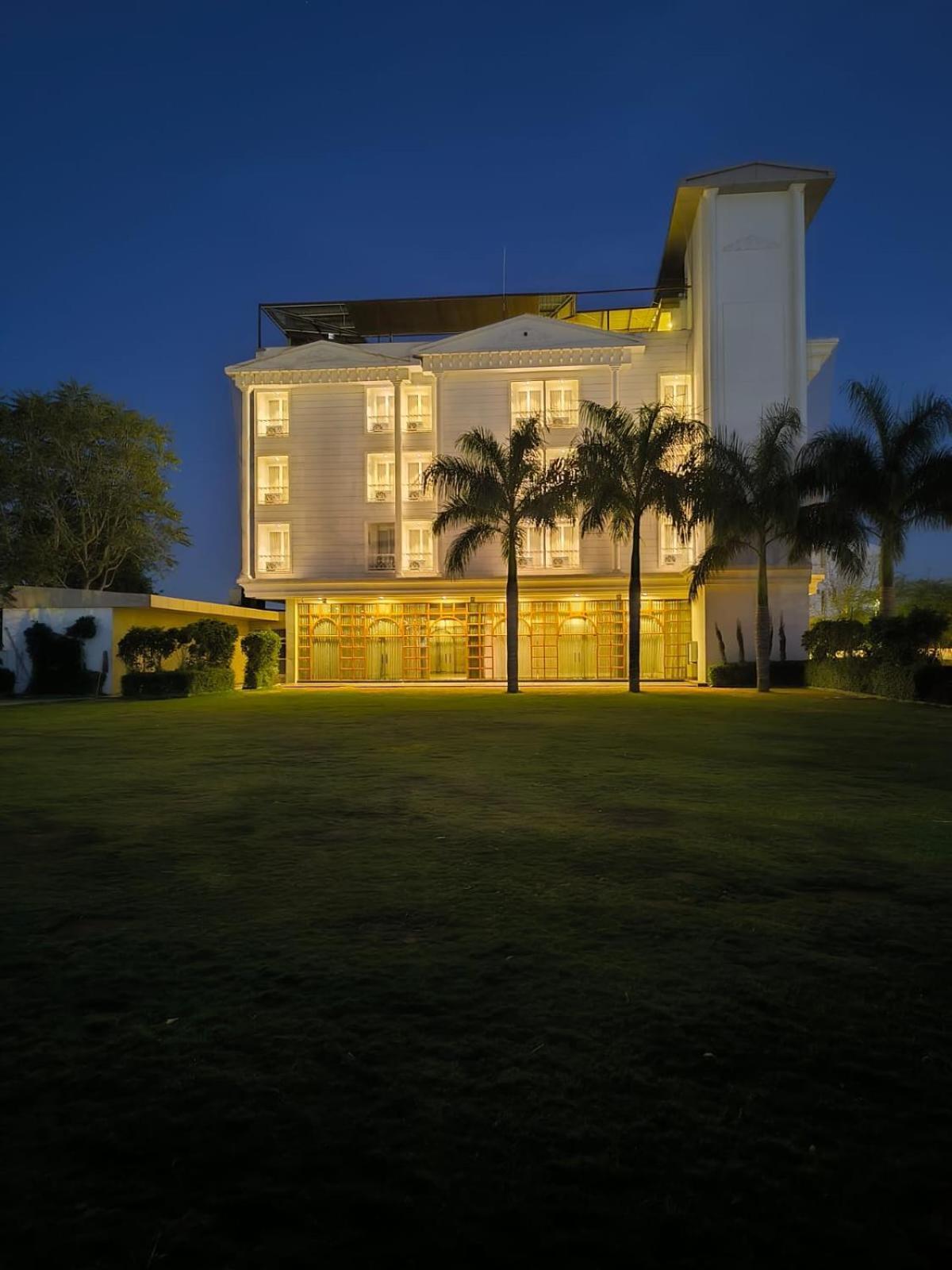 Hotel Jai Vilas Bhīlwāra Exteriér fotografie